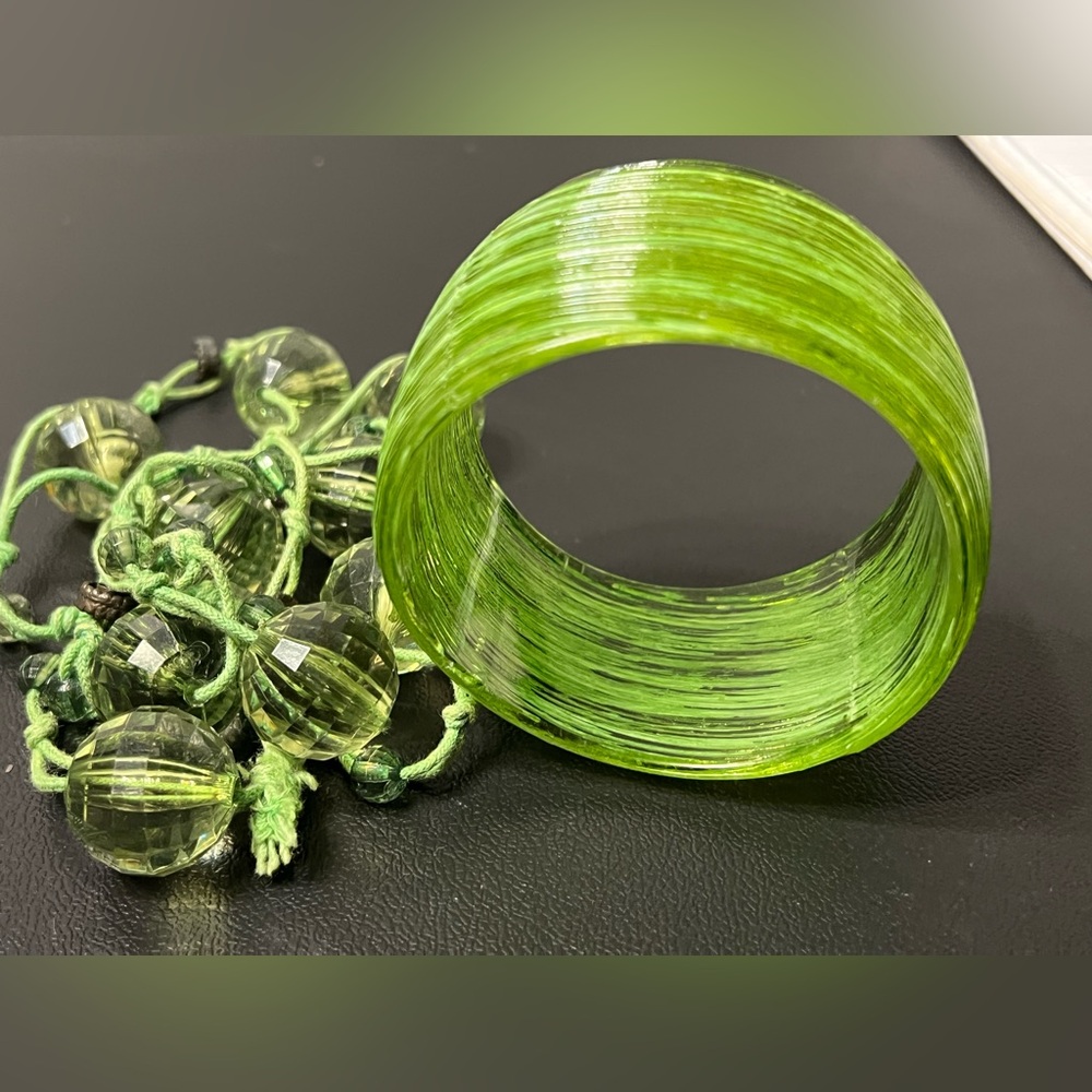 Elegant Green Beaded Necklace And Bracelet Set